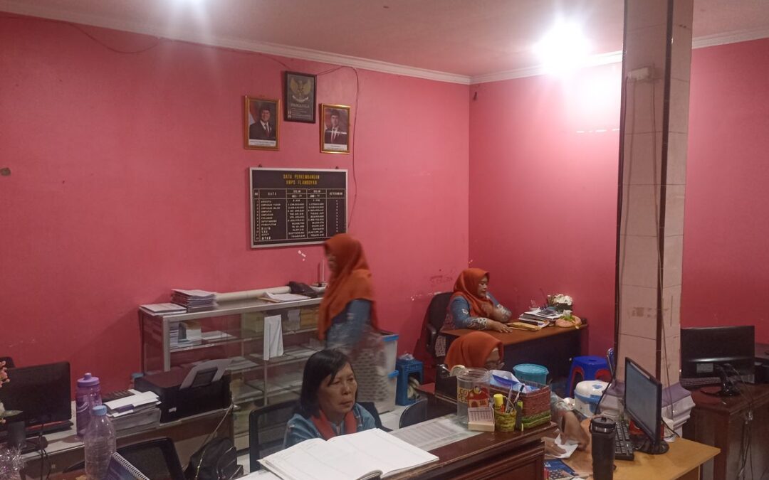 Kisah Mamiek Jauhkan Warga Ciracas dari Judol dan Rentenir Lewat Koperasi